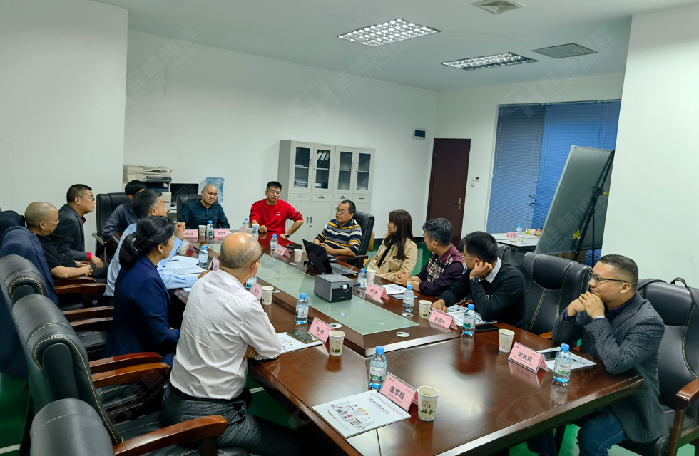 廣西塑料行業(yè)協(xié)會(huì)一行蒞臨桂林鴻程參觀指導(dǎo)！